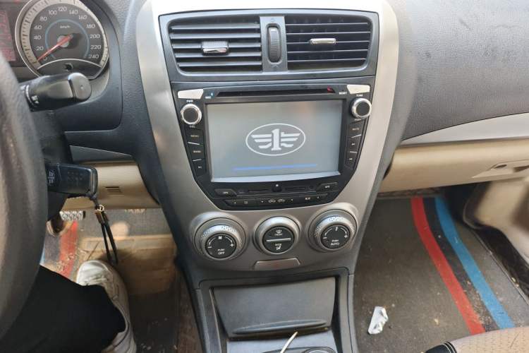 Used Bestune B50 2012 1.6L manual fashion version Audio And AC Panel