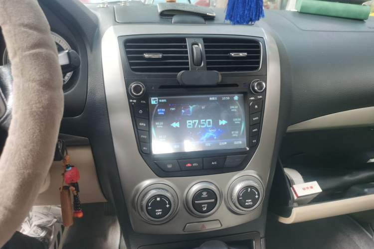 Used Bestune B50 2012 1.6L automatic luxury edition Audio And AC Panel