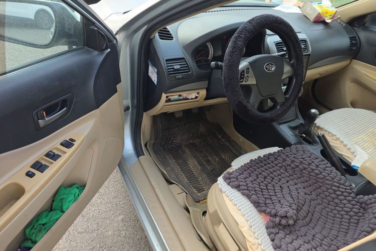 Used Bestune B50 2012 1.6L manual fashion version Driver Seat