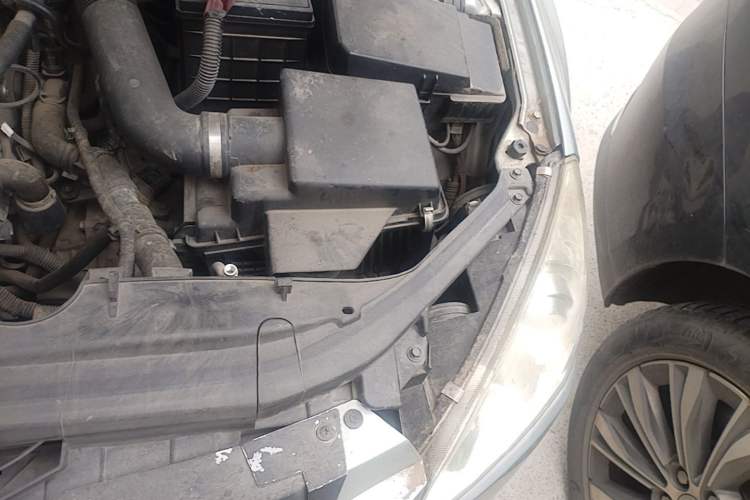 Used Bestune B50 2012 1.6L Automatic Prestige Edition Engine Bay Left