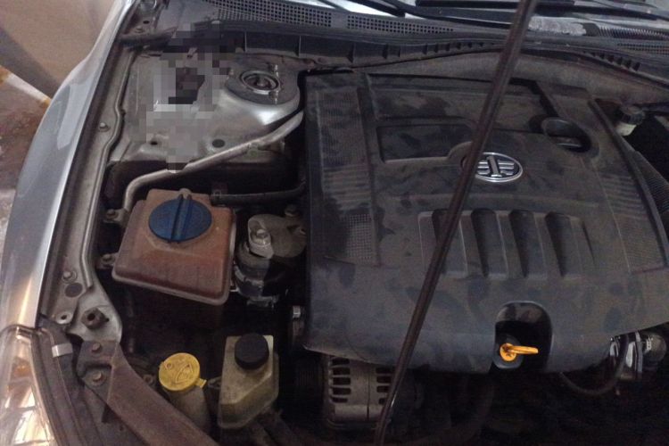 Used Bestune B50 2012 1.6L automatic with sunroof Engine Bay Right