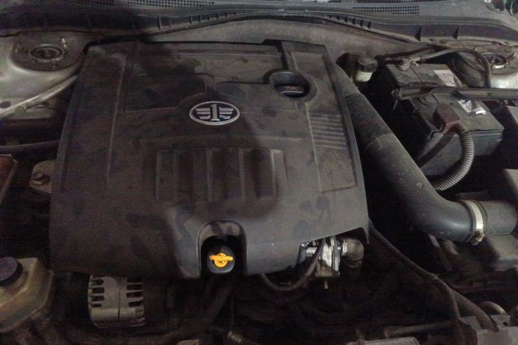 Used Bestune B50 2012 1.6L automatic with sunroof Engine Bay