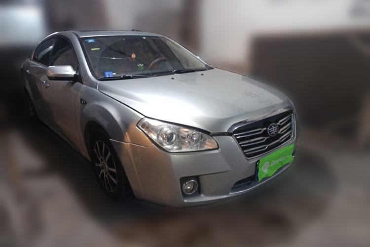Used Bestune B50 2012 1.6L automatic with sunroof Front Right 45 Deg