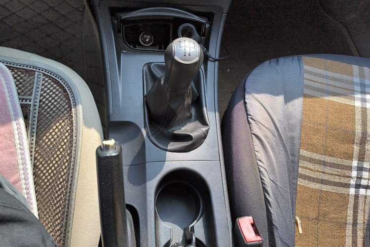 Used Bestune B50 2012 1.6L Manual Limited Edition Gear Lever