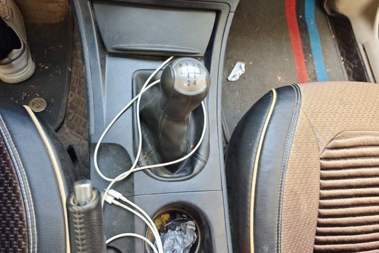 Used Bestune B50 2012 1.6L manual fashion version Gear Lever