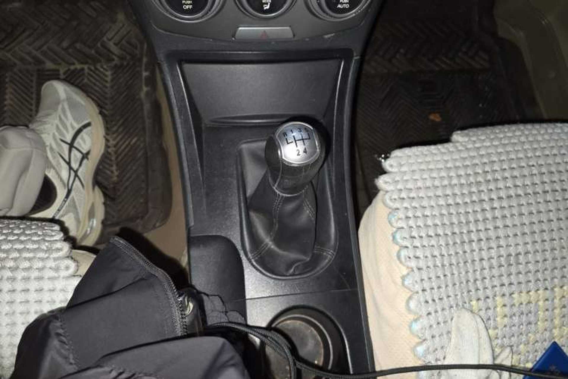 Used Bestune B50 2012 1.6L manual fashion version Gear Lever
