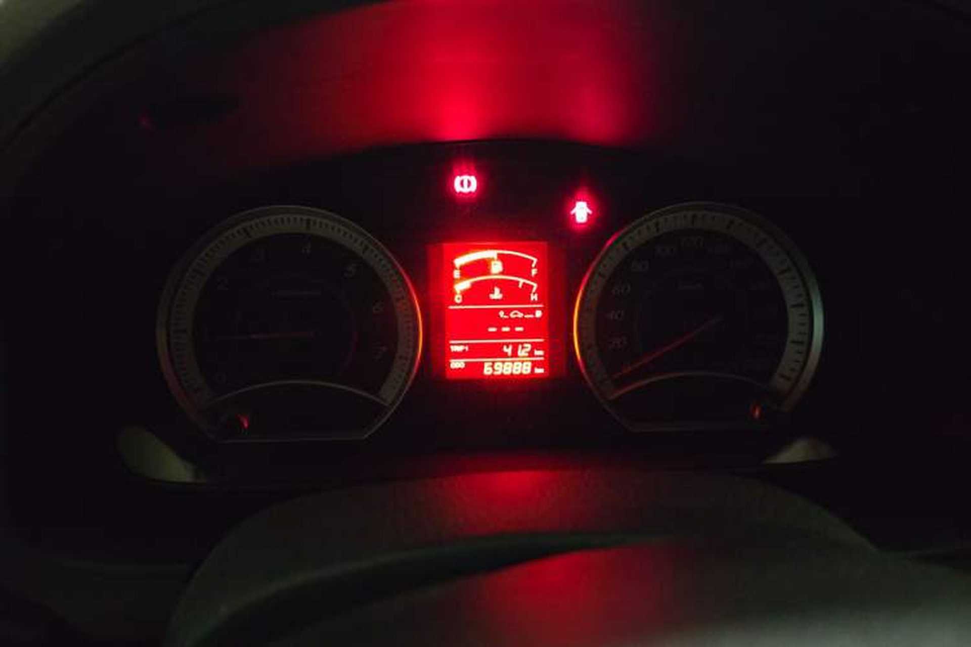 Used Bestune B50 2012 1.6L manual fashion version Instrument Cluster