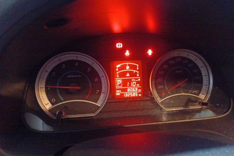 Used Bestune B50 2012 1.6L automatic with sunroof Instrument Cluster