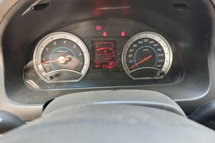 Used Bestune B50 2012 1.6L manual fashion version Odometer Close Up