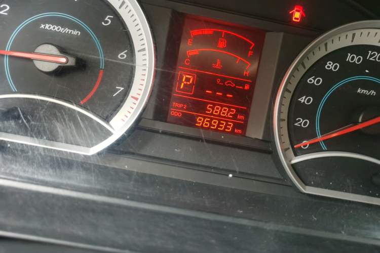 Used Bestune B50 2012 1.6L automatic luxury edition Odometer Close Up