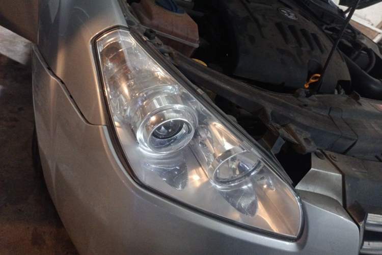Used Bestune B50 2012 1.6L automatic with sunroof Right Front Headlight