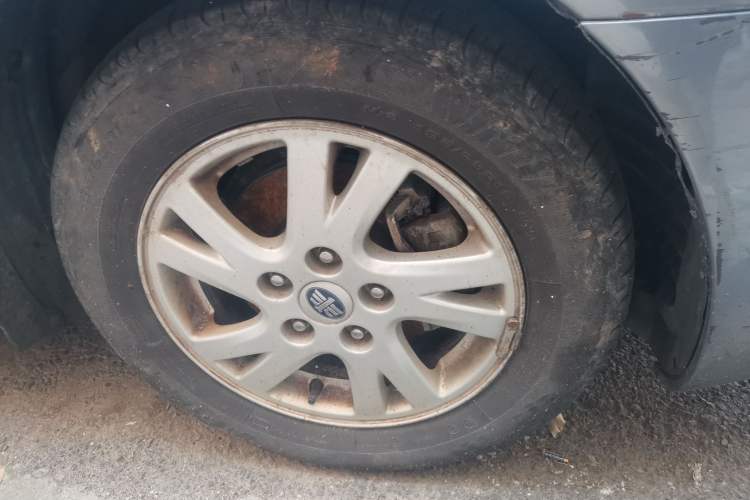 Used Bestune B50 2012 1.6L manual sunroof version Right Front Wheel Hub