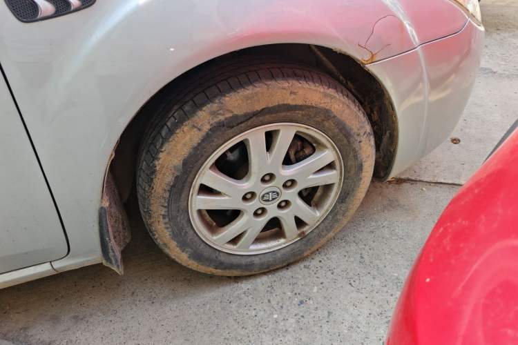 Used Bestune B50 2012 1.6L manual fashion version Right Front Wheel Hub