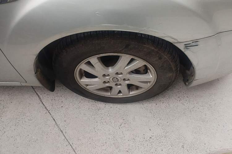 Used Bestune B50 2012 1.6L Automatic Prestige Edition Right Front Wheel Hub