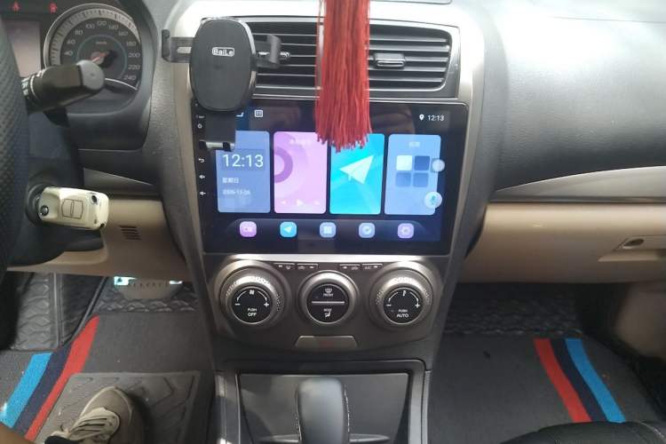 Used Bestune B50 2012 1.6L automatic with sunroof Audio And AC Panel