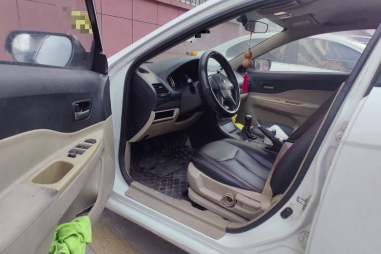 Used Bestune B50 2012 1.6L Manual Limited Edition Driver Seat