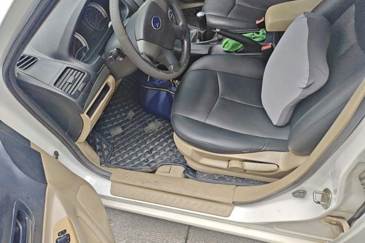 Used Bestune B50 2012 1.6L manual fashion version Driver Seat