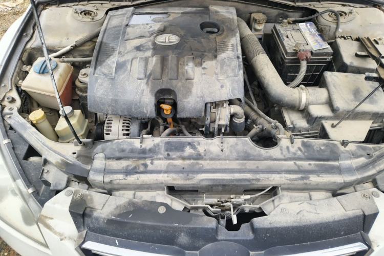 Used Bestune B50 2012 1.6L automatic with sunroof Engine Bay