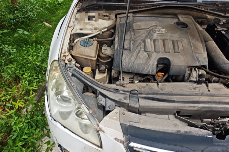 Used Bestune B50 2012 1.6L automatic with sunroof Engine Bay Right