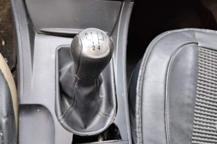 Used Bestune B50 2012 1.6L Manual Prestige Edition Gear Lever