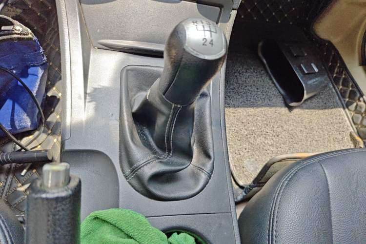 Used Bestune B50 2012 1.6L manual fashion version Gear Lever