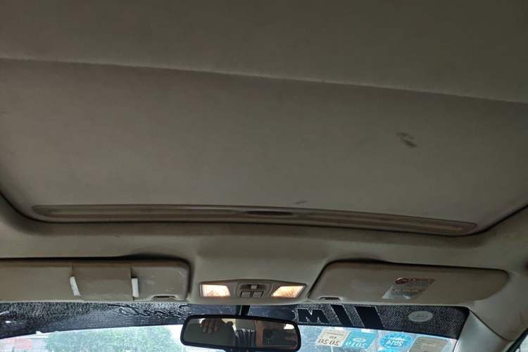 Used Bestune B50 2012 1.6L automatic with sunroof Headliner