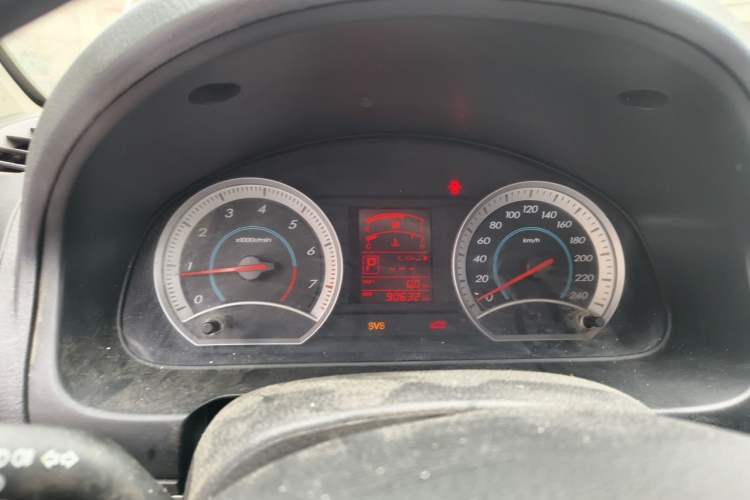 Used Bestune B50 2012 1.6L automatic with sunroof Instrument Cluster