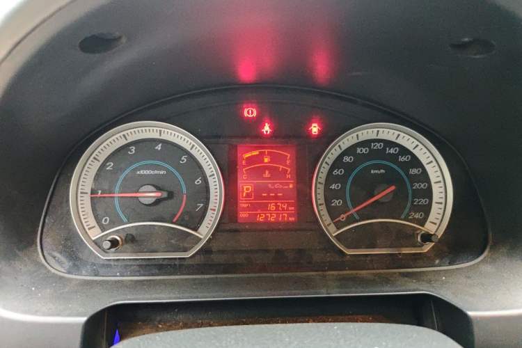 Used Bestune B50 2012 1.6L automatic with sunroof Instrument Cluster