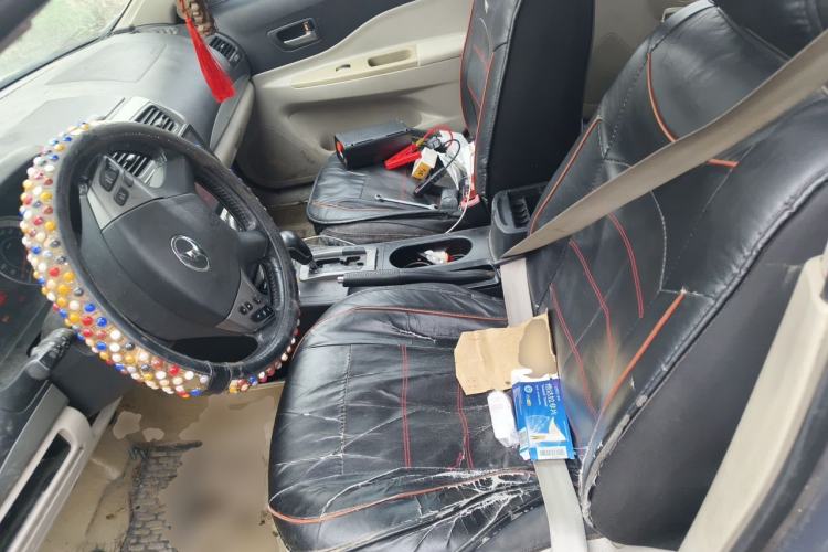 Used Bestune B50 2012 1.6L automatic with sunroof Left Front Seat