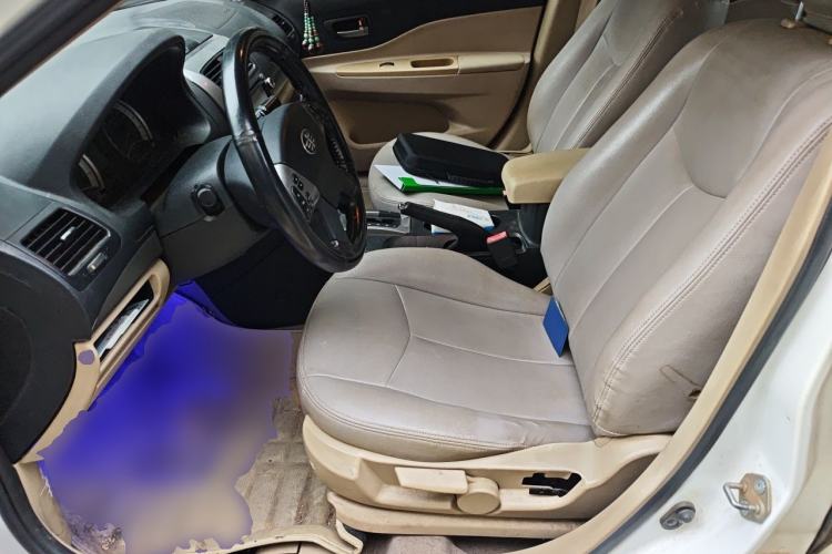Used Bestune B50 2012 1.6L automatic with sunroof Left Front Seat