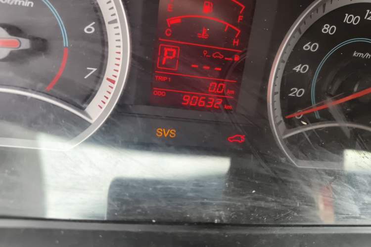 Used Bestune B50 2012 1.6L automatic with sunroof Odometer Close Up