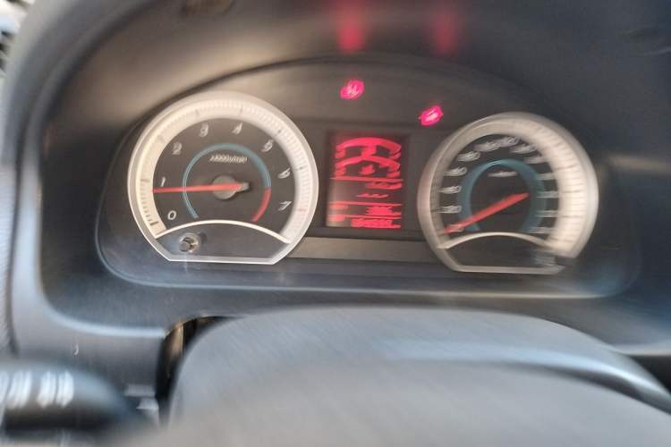 Used Bestune B50 2012 1.6L manual sunroof version Odometer Close Up