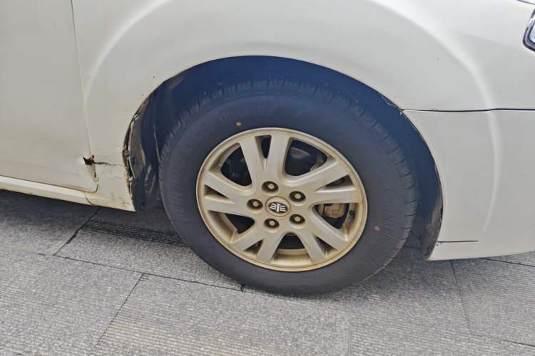 Used Bestune B50 2012 1.6L manual fashion version Right Front Wheel Hub