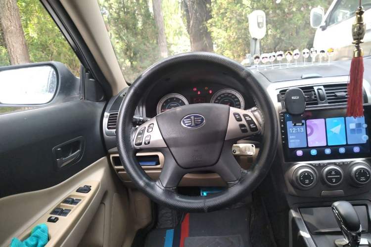 Used Bestune B50 2012 1.6L automatic with sunroof Steering Wheel
