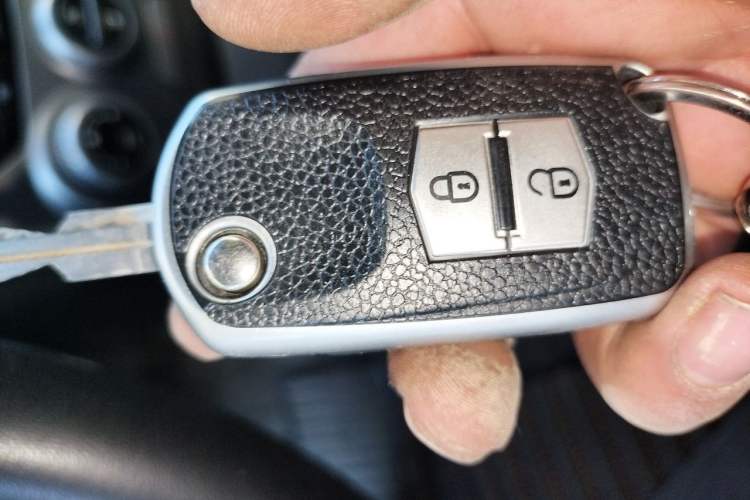 Used Bestune B50 2012 1.6L manual sunroof version Vehicle Key