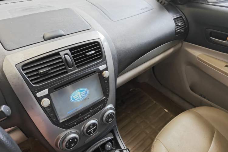 Used Bestune B50 2013 1.6L manual Partner Edition Audio And AC Panel