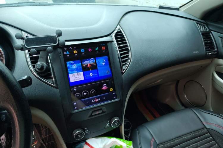 Used Bestune B50 2013 1.6L manual Comfort trim level Audio And AC Panel