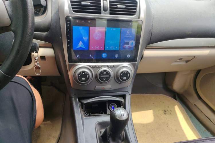 Used Bestune B50 2013 1.6L manual Comfort trim level Audio And AC Panel