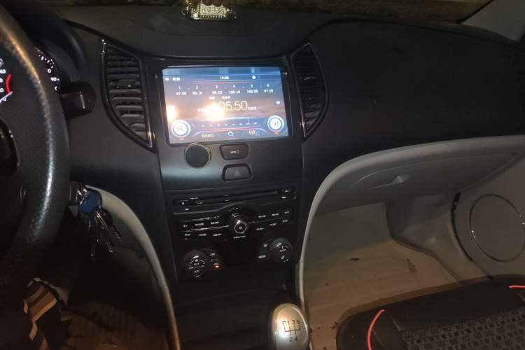Used Bestune B50 2013 1.6L manual luxury version Audio And AC Panel