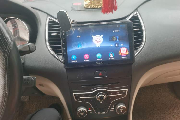Used Bestune B50 2013 1.6L manual Comfort trim level Audio And AC Panel