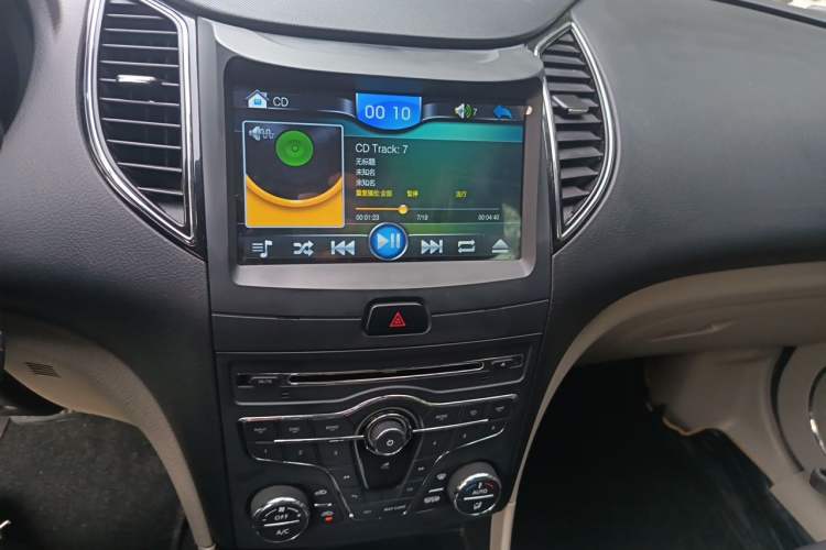 Used Bestune B50 2013 1.6L automatic luxury version Audio And AC Panel