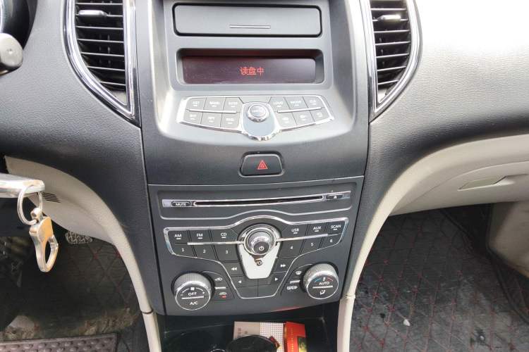 Used Bestune B50 2013 1.6L manual luxury version Audio And AC Panel