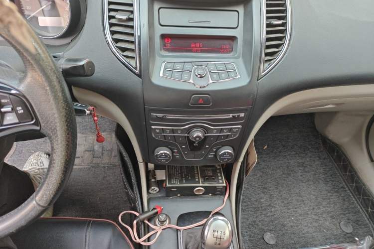 Used Bestune B50 2013 1.6L manual luxury version Audio And AC Panel
