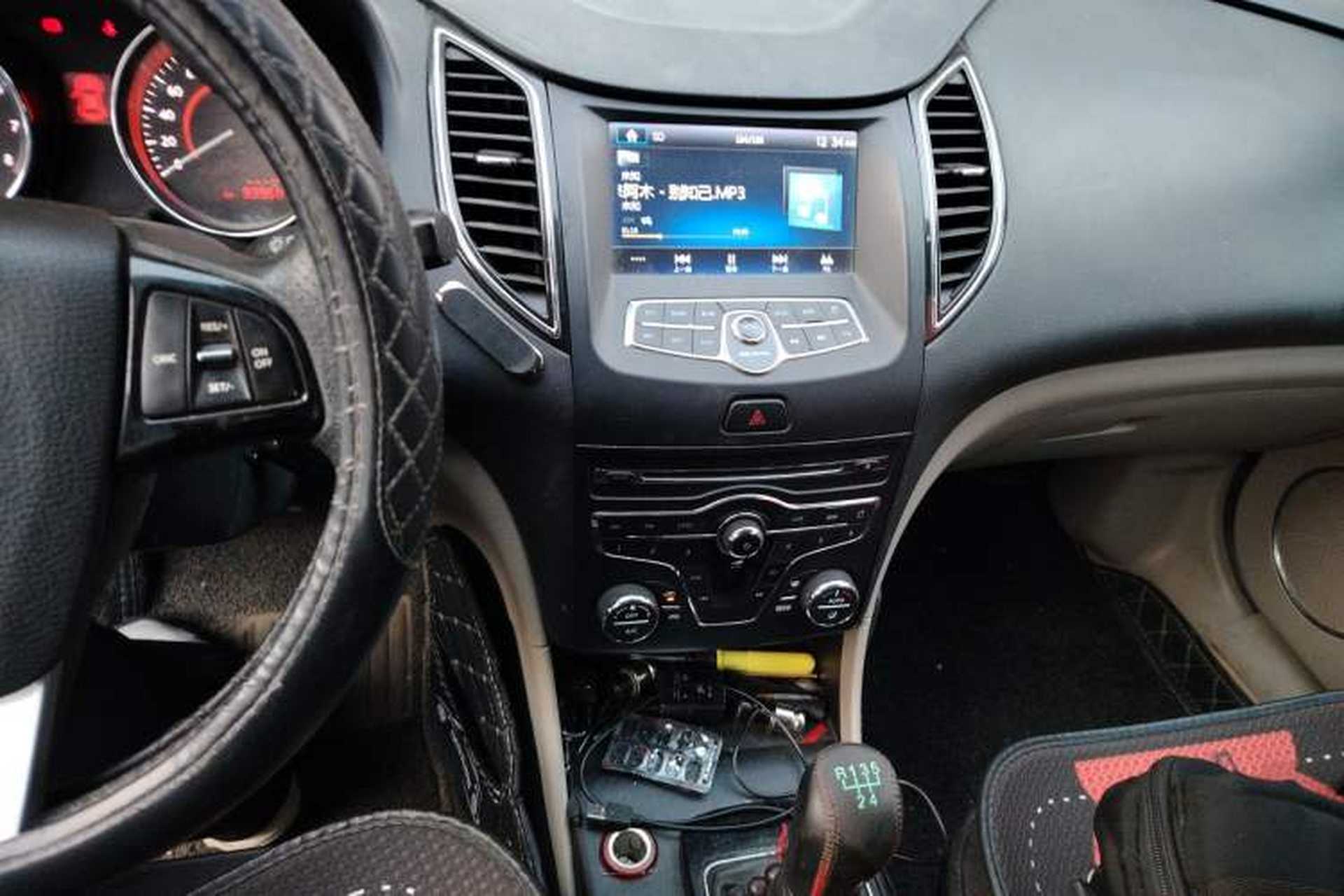 Used Bestune B50 2013 1.6L manual luxury version Audio And AC Panel