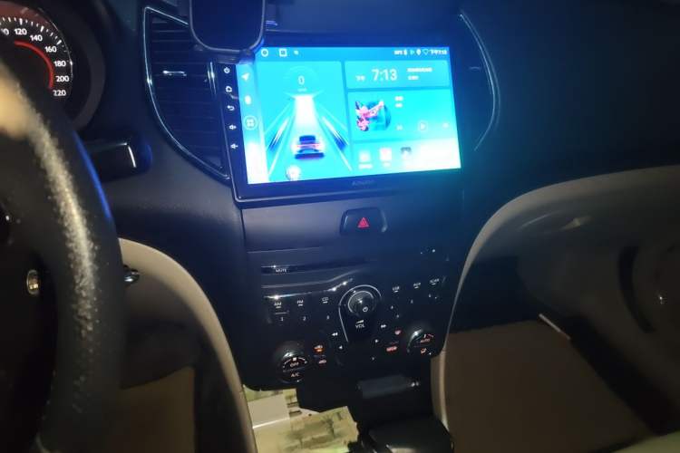 Used Bestune B50 2013 1.6L automatic luxury version Audio And AC Panel