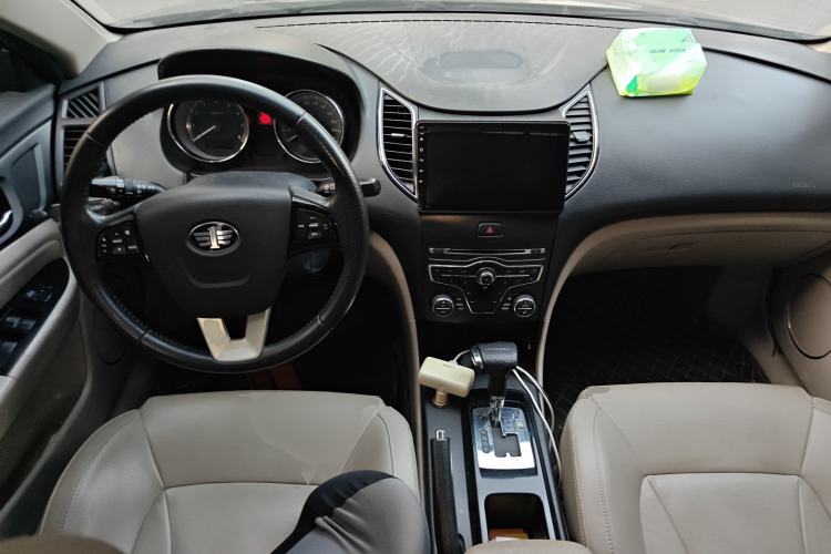 Used Bestune B50 2013 1.8L Automatic Prestige Edition Center Console