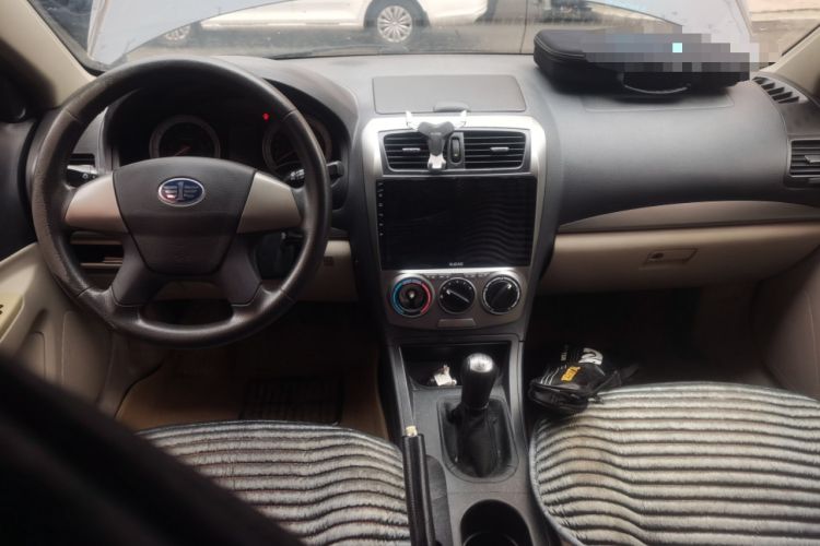 Used Bestune B50 2013 1.6L manual Partner Edition Center Console