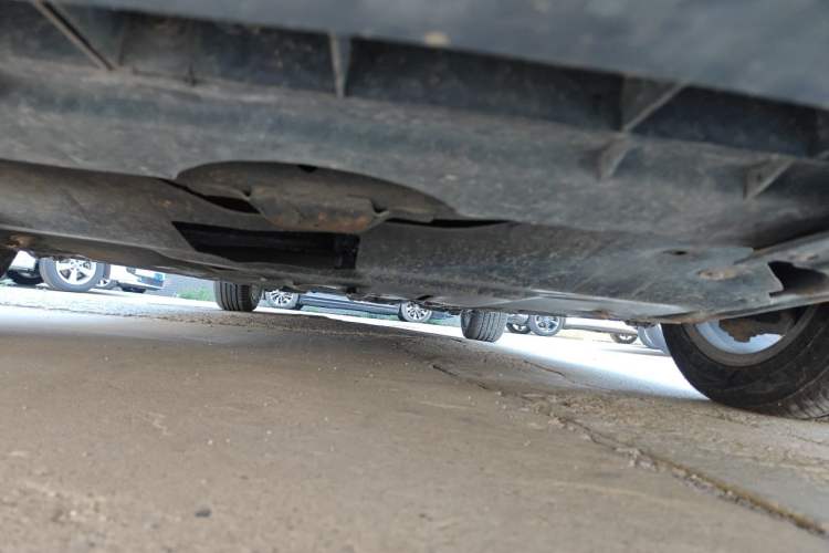 Used Bestune B50 2013 1.6L manual luxury version Chassis Front