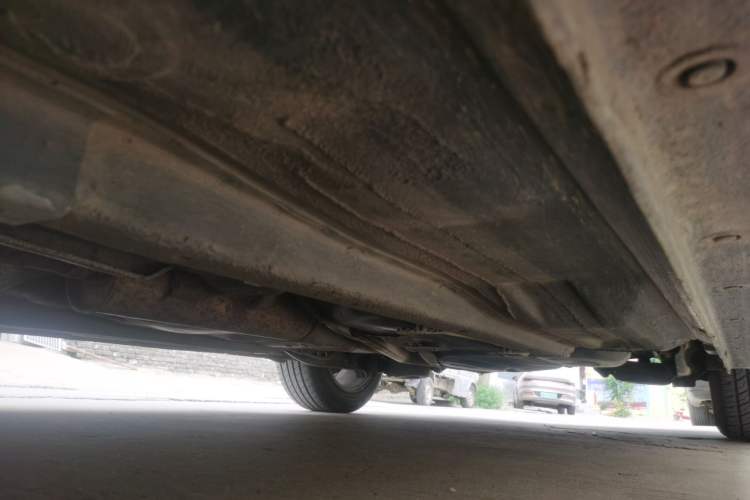 Used Bestune B50 2013 1.6L manual Comfort trim level Chassis Front Left
