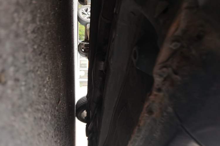 Used Bestune B50 2013 1.6L manual Comfort trim level Chassis Front Left